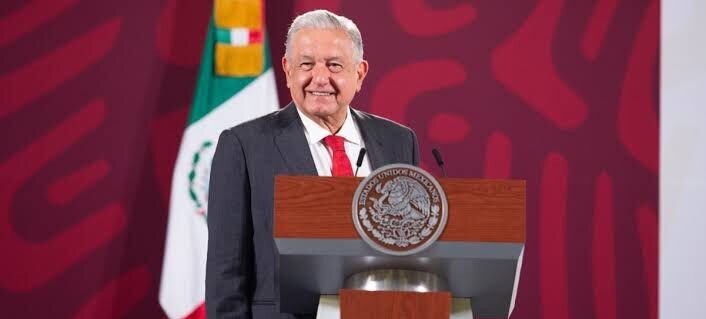 AMLO analiza eliminar horario de verano