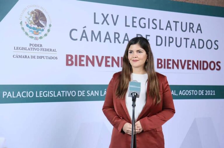 Aplazan discusión de reforma eléctrica al domingo