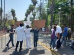 Médicos, familias de desaparecidos y campesinos pidieron apoyo a López Obrador