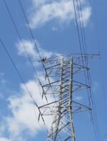 Hombre amenazó con tirarse de una torre de electricidad en Villa Unión