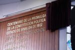 Develan en Muro de Honor del Congreso divisa: Centenario de la Constitución de Sinaloa de 1922