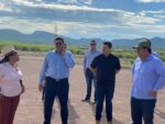 Secretario de Obras Públicas supervisa avances en lotes para desplazados