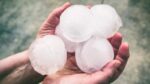 Por qué hay más tormentas de granizo con piedras más grandes como la que causó la muerte de una bebé en España
