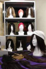 Inaugura DIF taller de pelucas oncológicas; mujeres con cáncer de mama podrán fabricar la suya