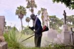 Servicios Públicos finaliza destalles en limpieza y pintura de panteones para el Día de Muertos