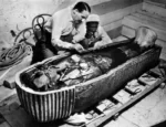 Quién fue Howard Carter, el responsable de convertir a Tutankamón en una celebridad de escala global