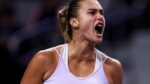 Sabalenka vence a Pegula y sigue con vida en las WTA Finals