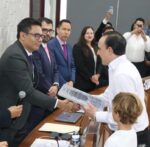 IEC entrega constancia de mayoría a Manolo Jiménez