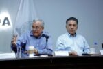 AMLO respalda a Rocha Moya, lo llama durante reunión con productores