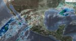 Onda tropical 12, ingresará al país esta tarde por la Península de Yucatán