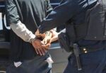 Por robo con violencia, detienen policías municipales a dos hombres