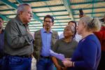 Rocha visita comunidades afectadas por “Norma” en Guasave