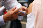Llama IMSS a vacunarse para prevenir enfermedades respiratorias