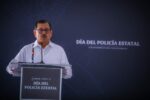 Festeja Rocha a los policías estatales en su día