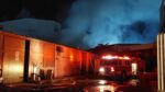 Luego de 12 horas, controlan el incendio en bodegas del Infonavit Las Flores
