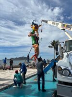 Llegan al malecón los monigotes de Carnaval
