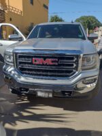 Sedena y PEP aseguran vehículo; traía placas sobrepuestas