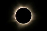 ¿Qué daños puede causar ver un eclipse directamente sin protección?