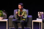 «Agradecido con mi papá por traerme al teatro”, Diego Luna durante la presentación de su libro en el FICG