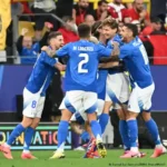 Italia gana a Albania por 2-1