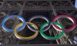 ¡Aros olímpicos ya lucen en la Torre Eiffel!