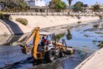 Con maquinaria se realiza limpieza del arroyo Jabalines