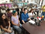 Denuncian estudiantes de psicología en la UAdeO hostigamiento por parte de profesora