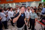 ¡Llegó el Campeón! Alcalde recibe a Marco Verde en su llegada a Mazatlán