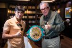 Rocha recibe al campeón mundial de boxeo, el mazatleco Pedro Guevara