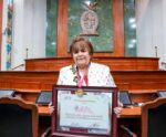 Entrega Congreso Premio a la Mujer Rural 2024 a Gloria Estela Valenzuela