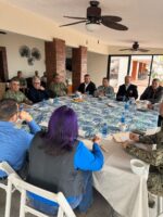 Encabeza el gobernador Rocha mesa de seguridad en Altata