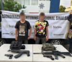 Grupo Interinstitucional detiene a 2 civiles y asegura armamento, municiones, equipo táctico y un vehículo en Navolato