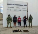 Tres mujeres son detenidas en posesión de armas de fuego, municiones y celulares por el Grupo Interinstitucional en Culiacán