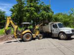 Brigada del Ayuntamiento y PC realiza labores de retiro de basura y escombro en calles y canales de Culiacán
