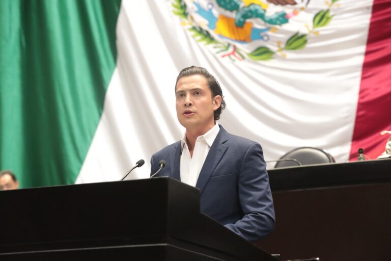 Proponen reforma constitucional para garantizar gratuidad en salud pública a niñas, niños y adolescentes con cáncer