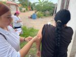 Realiza Secretaría de Salud jornada de vacunación contra el sarampión en Escuinapa