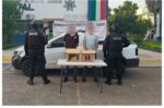 En Culiacán, Grupo Interinstitucional asegura a dos civiles en un vehículo, con un arma, tres cargadores abastecidos y celulares
