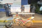 Tras persecución en Bellavista, el Grupo Interinstitucional asegura a un civil con un arma de fuego y una motocicleta con reporte de robo