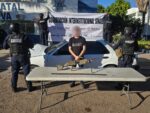 Grupo Interinstitucional asegura en Culiacán a un civil con una ametralladora Minimi y una cinta con 100 cartuchos, además de un vehículo