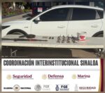 Tras persecución en Culiacán, el Grupo Interinstitucional aseguró un vehículo, un fusil, municiones y ponchallantas