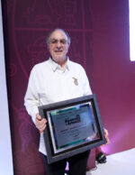 “Esto no es el final”, dijo el Mtro. Gordon Campbell al recibir el Premio Sinaloa de las Artes
