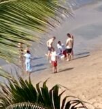 Salvavidas de Mazatlán auxilian a bañista con padecimiento médico