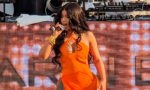 Desafía Cardi B al ICE durante concierto en California
