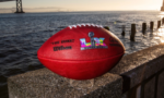 Super Bowl LX: así fabrican a mano los balones del gran juego