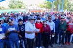Pescadoras y pescadores de El Huitussi, Guasave reciben tarjetas del programa Bienpesca
