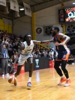 Pioneros cae en tiempo extra; Frayles se queda con el primero de la serie