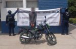 Tras reporte oportuno al 9-1-1 y la rápida acción del Grupo Interinstitucional, se detuvo a un masculino que circulaba en una motocicleta que acababa de ser despojada