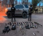 Ejército Mexicano y la Secretaria de Seguridad Pública del Estado detuvieron a una persona y aseguraron armamento en el poblado de Palo Verde, sindicatura de Sanalona, sin. Ejército Mexicano y la Secretaria de Seguridad Pública del Estado detuvieron a una persona y aseguraron armamento en el poblado de Palo Verde, sindicatura de Sanalona, sin.