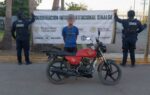La Base de Operaciones Interinstitucional Navolato detuvo a un masculino que circulaba en una motocicleta robada; en otra acción, localizó un vehículo con reporte de robo La Base de Operaciones Interinstitucional Navolato detuvo a un masculino que circulaba en una motocicleta robada; en otra acción, localizó un vehículo con reporte de robo
