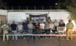 En Culiacán, Grupo Interinstitucional detiene a 10 civiles con armamento; les aseguran un arma de fuego, presunta droga, dinero en efectivo y diversos objetos En Culiacán, Grupo Interinstitucional detiene a 10 civiles con armamento; les aseguran un arma de fuego, presunta droga, dinero en efectivo y diversos objetos
